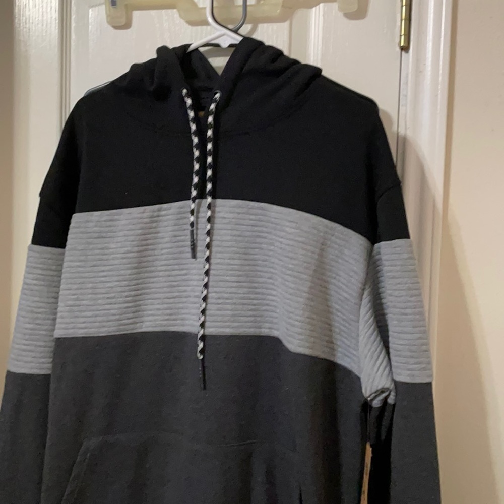 Black and gray hoodie 3XL